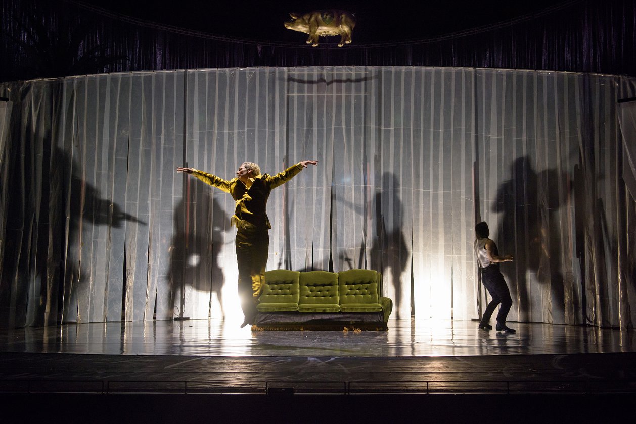 Gregor Bloéb during the play.