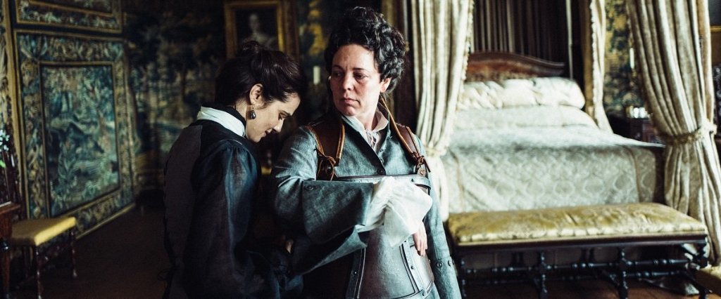 Rachel Weisz and Olivia Colman in the film.