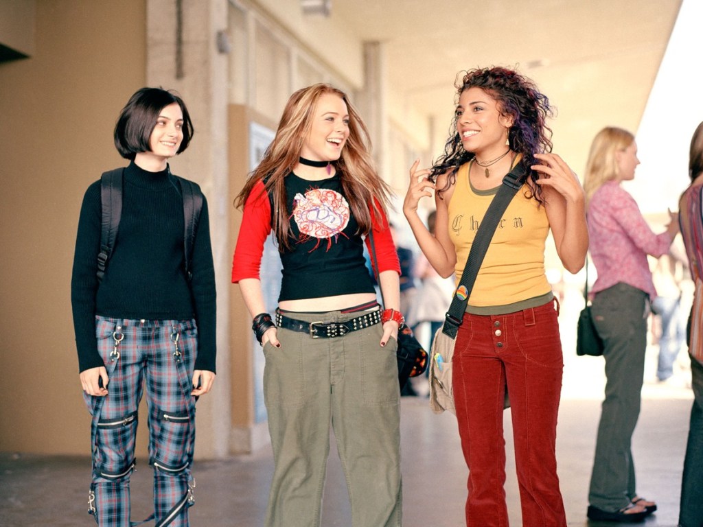 Anna (Lindsay Lohan) with her two best friends, Peg (Haley Hudson) and Maddie (Christina Vidal).