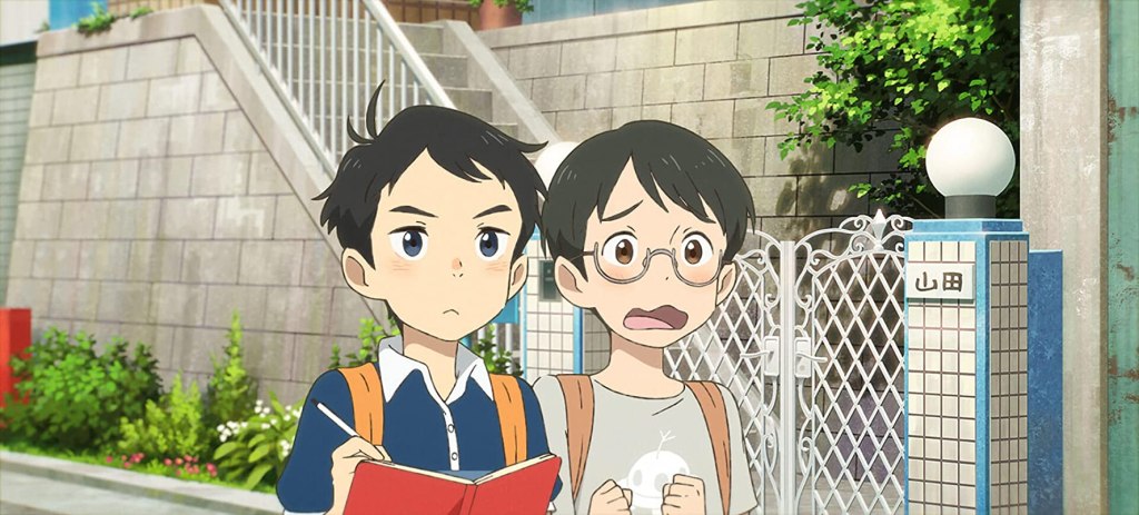 Aoyama-kun and Uchida kun observing something. Aoyama has a notebook in his hand, Uchida looks scared.