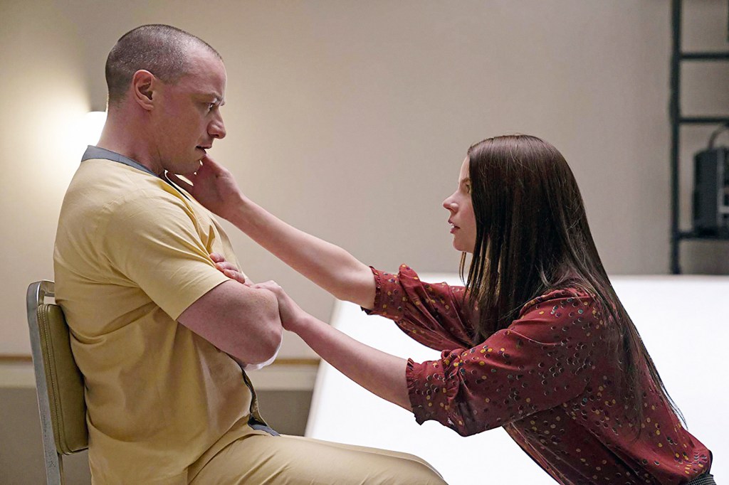 Casey (Anya Taylor-Joy) trying to comfort Kevin (James McAvoy). 