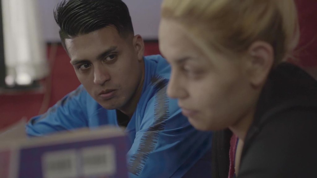 Barbara (Barbara Elisabeth Stanganelli) visiting her boyfriend (Nahuel Cabral) in prison.