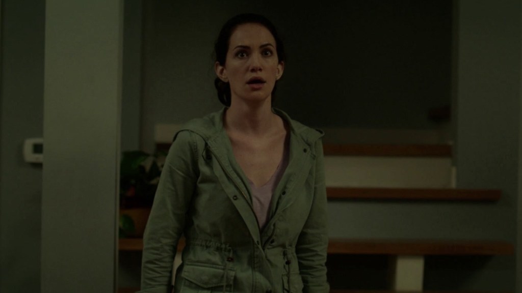 Maddie (Kate Siegel) looking scared.