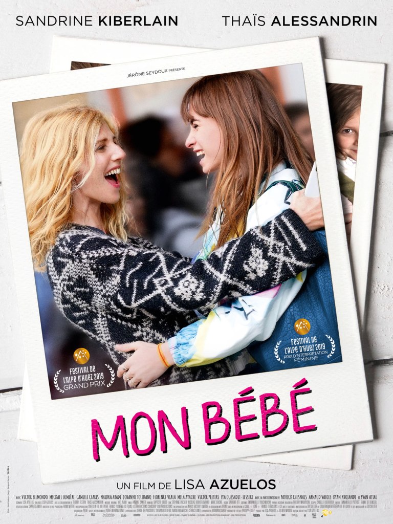 The film poster showing Héloïse (Sandrine Kiberlain) hugging her daughter Jade (Thaïs Alessandrin), both with big smiles on their faces.