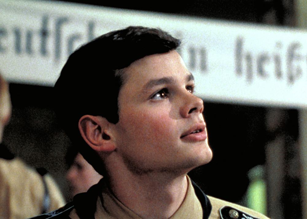 Solomon (Marco Hofschneider) in his German class.