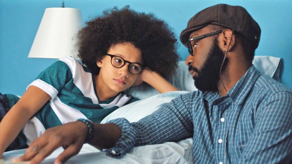 Mack (Nelsan Ellis) and Clark (Armani Jackson) having a heart-to-heart.