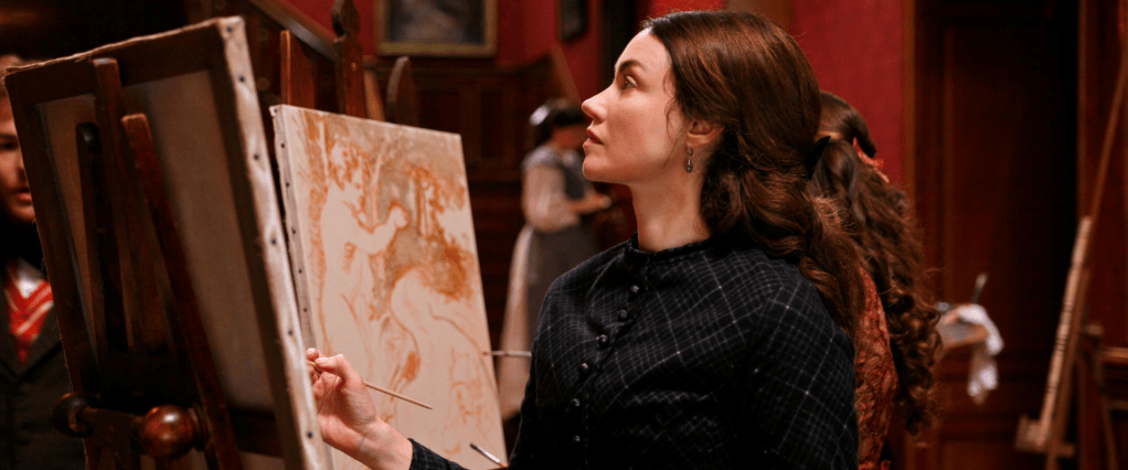 Berthe Morisot (Marine Delterme) practicing her painting in the museum.