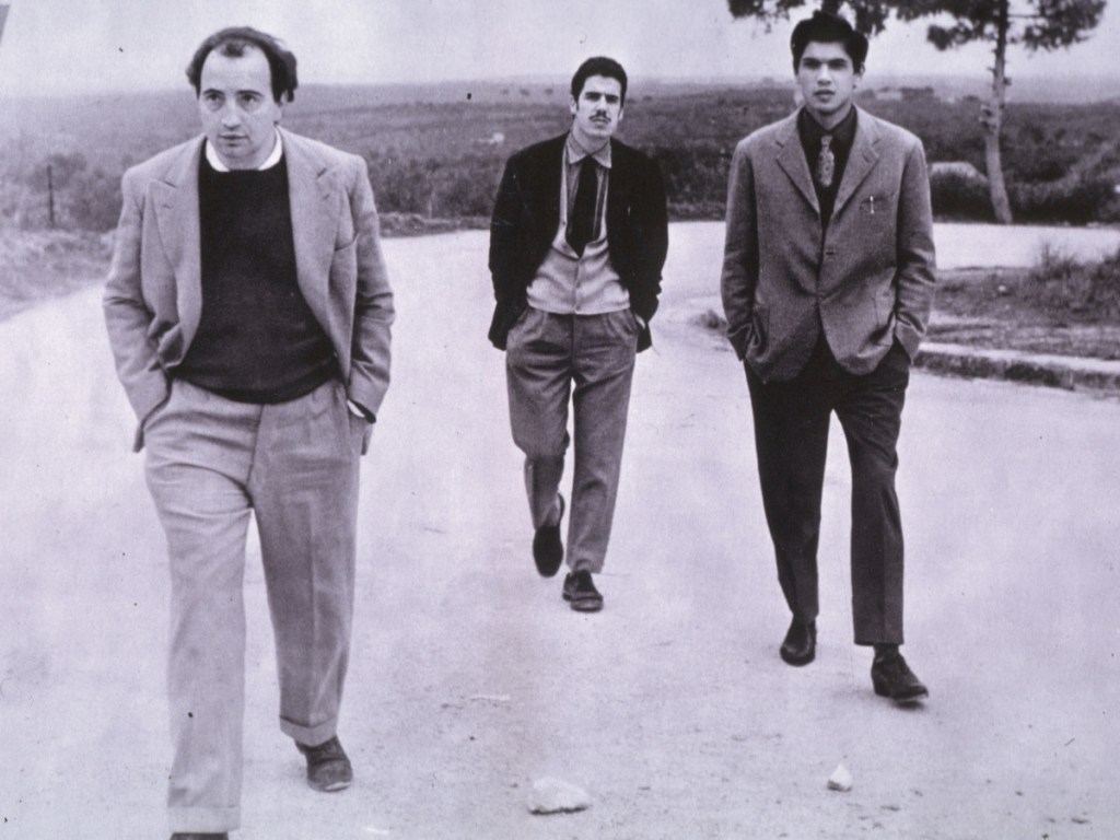 Antonio (Antonio Petruzzi), Francesco (Stefano Satta Flores) and Sergio (Sergio Ferranino) walking around