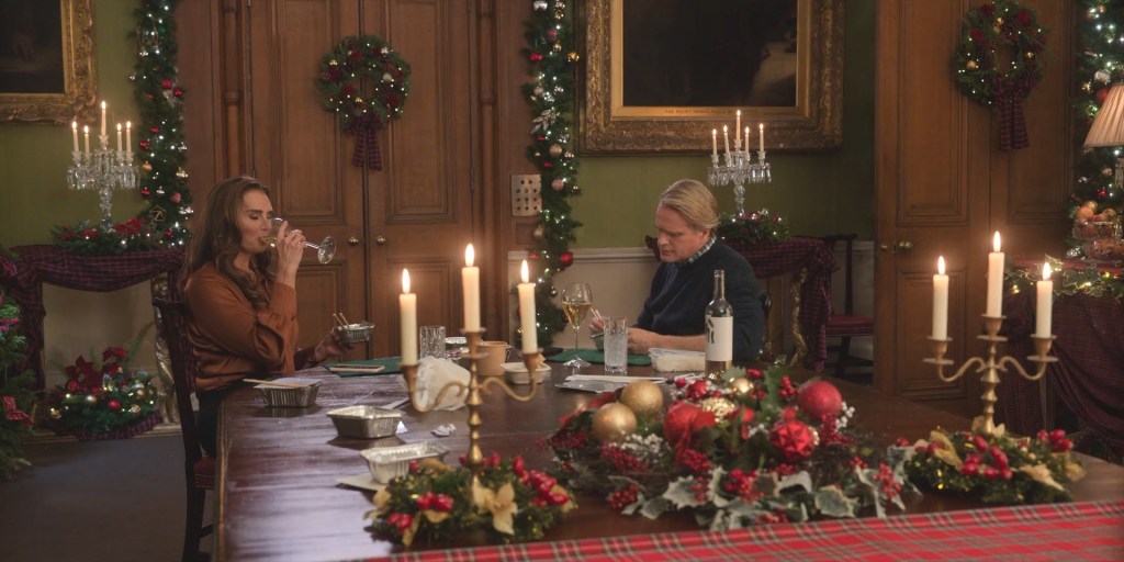 Sophie (Brooke Shields) and Myles (Cary Elwes) having dinner together.