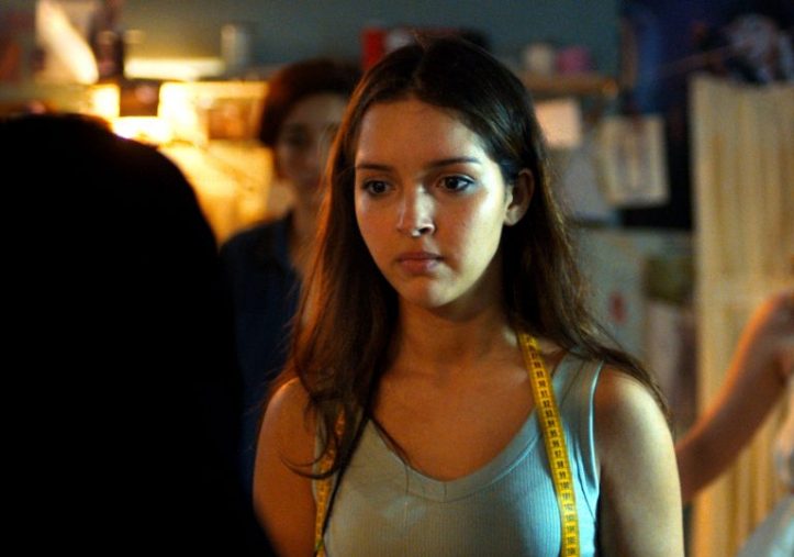 Nedjma (Lyna Khoudri) designing clothes.