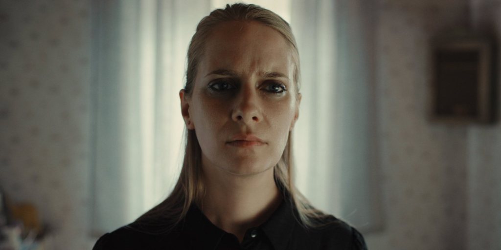 Michi (Cornelia Ivancan) looking worried. 