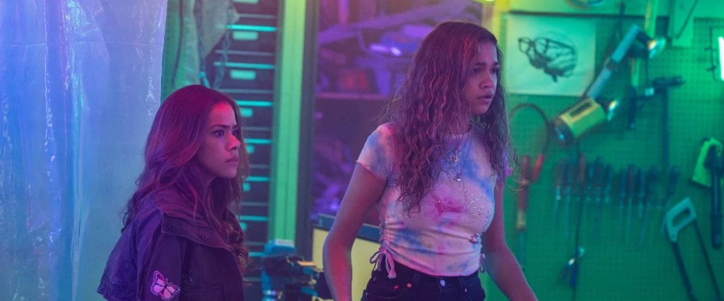 Lucy (Madison Bailey) and Summer (Antonia Gentry) looking shocked.