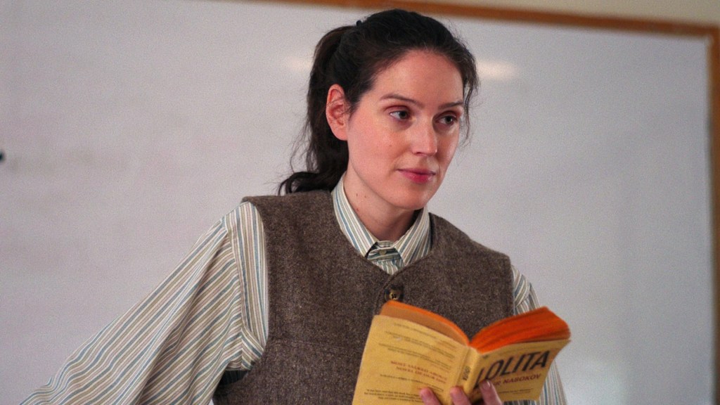 Agnes (Eva Victor) giving a lecture on Lolita.